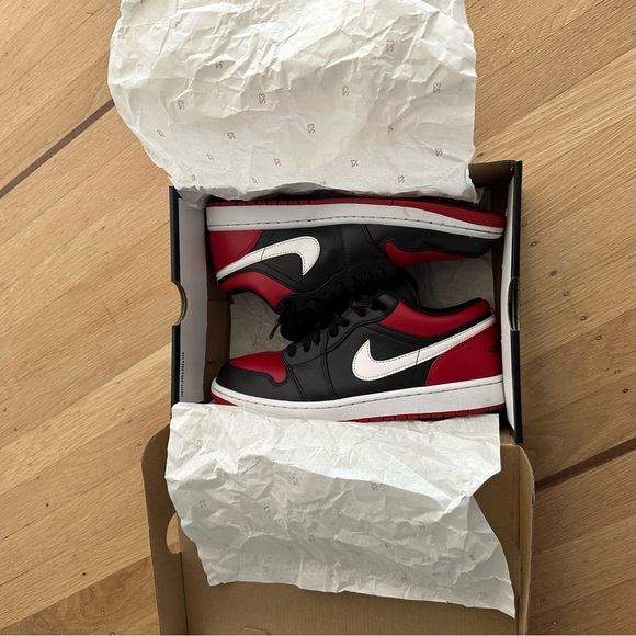 Jordan 1 Low Alternate Bred Toe – Size 10 – Barely Used – With Original Box - Picture 5 of 11